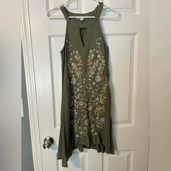 francescas green floral dress Hillary V Neck Tiered Floral Midi Dress